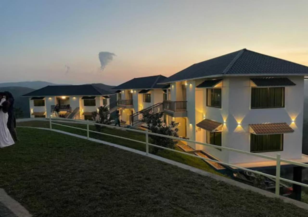 7Th Heaven Resorts Вагамон Экстерьер фото